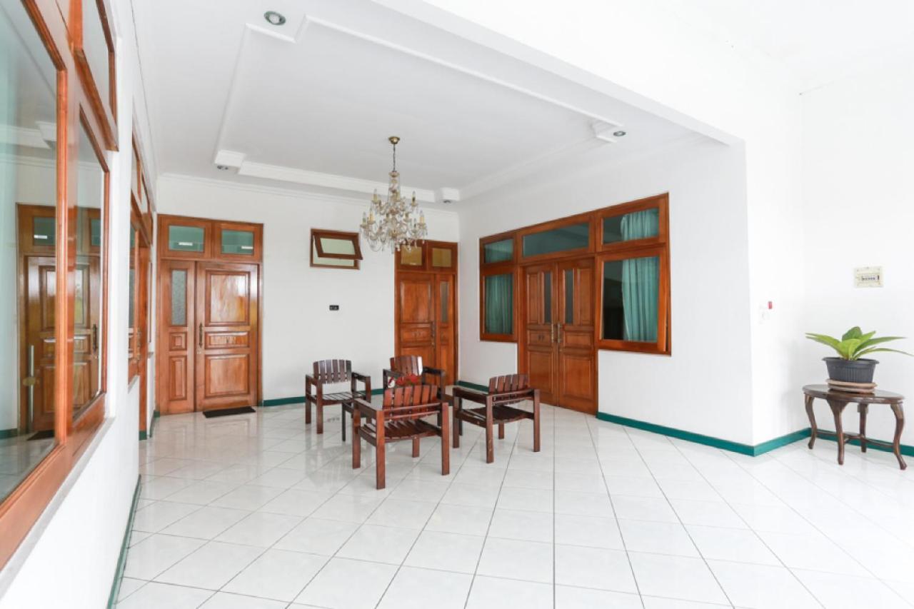 מלון Reddoorz Syariah Near Alun Alun Magelang Bayeman מראה חיצוני תמונה