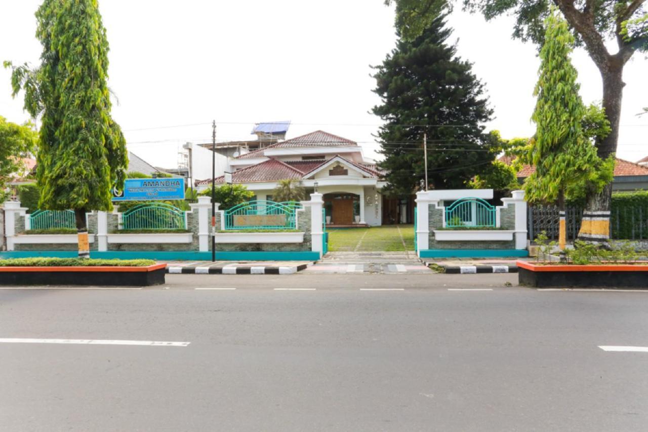 מלון Reddoorz Syariah Near Alun Alun Magelang Bayeman מראה חיצוני תמונה